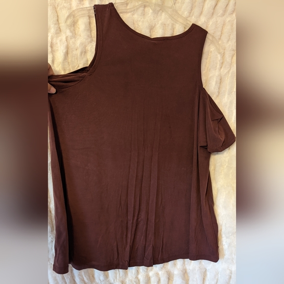 Cold-Shoulder Top - Picture 6 of 7